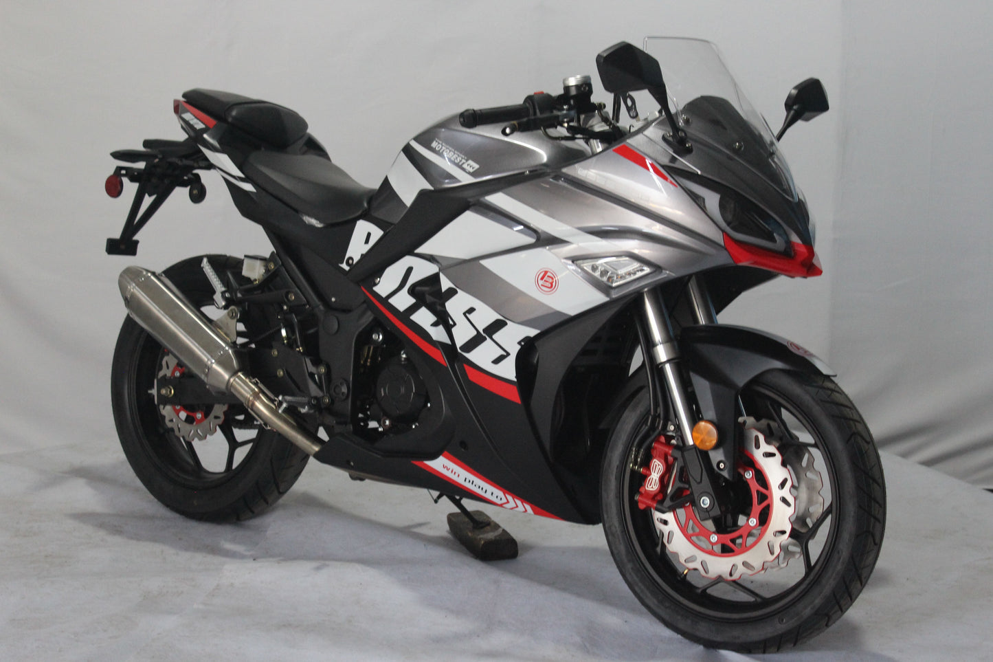 DongFang 300cc DF300RTS Motorcycle Sports style, gear 6+N, 17" Wheel