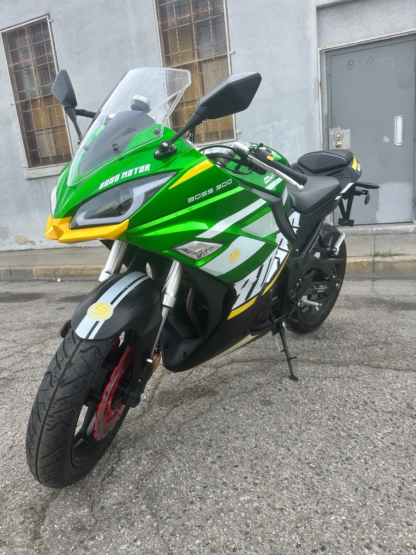 DongFang 300cc DF300RTS Motorcycle Sports style, gear 6+N, 17" Wheel
