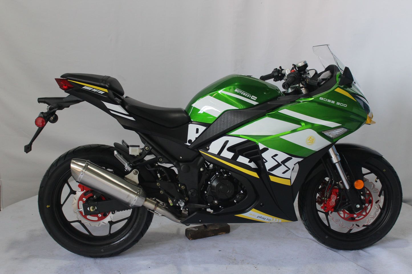 DongFang 300cc DF300RTS Motorcycle Sports style, gear 6+N, 17" Wheel